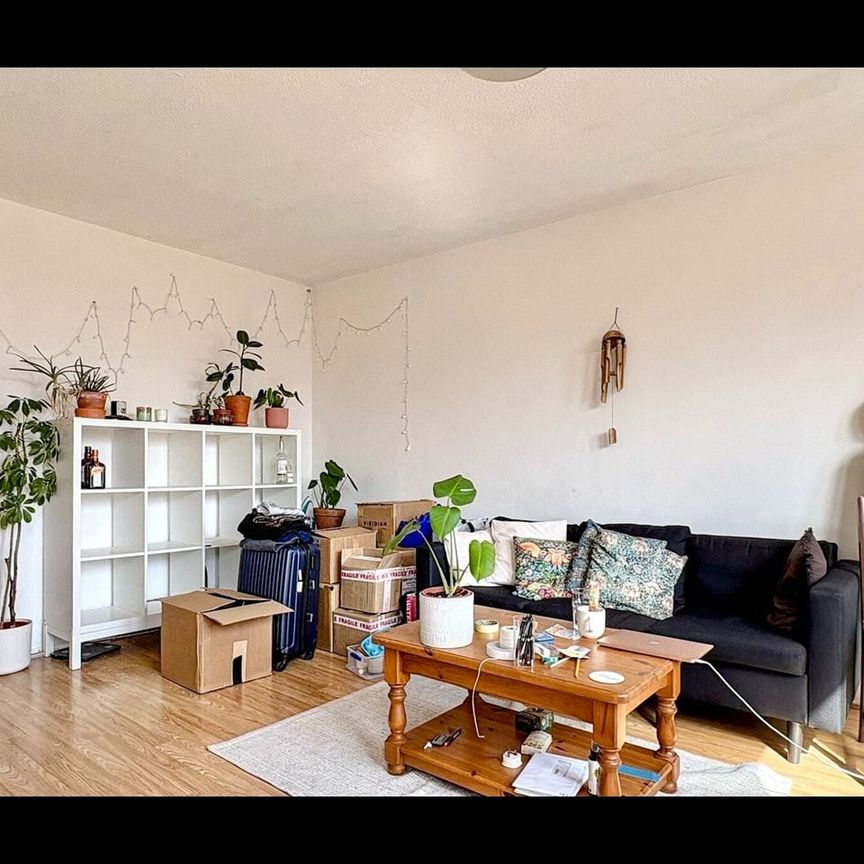 3 Bed Flat, Vision House, EC1V - Photo 1