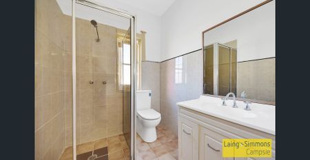 Town House Living, Renovated 3 Bedrooms - Photo 5