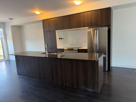 For Lease - 3094 Ernest Applebe Boulevard, Oakville, Ontario - Photo 5