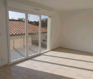 Location Appartement 2 pièces 48m² ANGOULEME 16000 - Photo 2