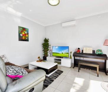 Modern Townhouse in Prime Ashfield Location - Photo 5