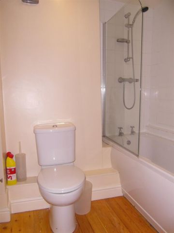 2 bedroom Flat To Let - Photo 5