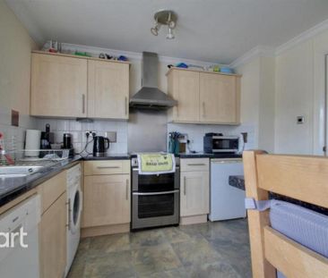 2 bedroom semi-detached house to rent - Photo 6