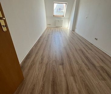 Außergewöhnliche Wohnung im Dachgeschoss! - Foto 6