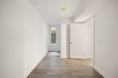 For Lease - 10 Ed Clark Gardens Boulevard Unit# TH5, Toronto, Ontario - Photo 2