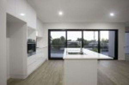 3B Willoughby Crescent, East Mackay QLD 4740 - Townhouse For Rent | Domain - Photo 5