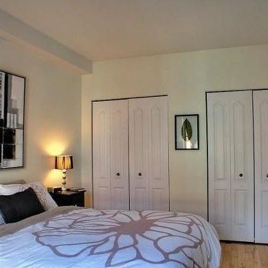Superbe condo style penthouse sur deux niveaux de 1000 pc - Photo 4