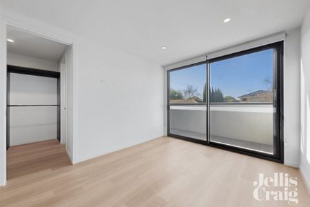 1/3 Duckmanton Court, Bentleigh East - Photo 2