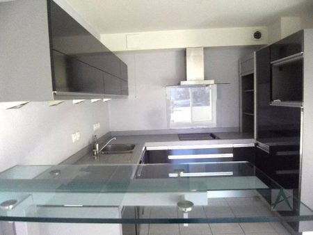 LA MOTTE SERVOLEX - T2 avec terrasse et garage - Photo 5