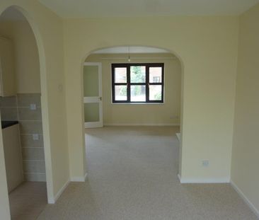 3 bedroom end of terrace house to rent - Photo 1