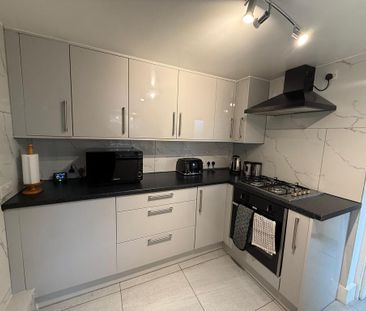 3 bedroom terraced house to rent - Photo 6