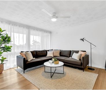 Stylish Family Home in Werribee's Coveted South Side - Photo 6