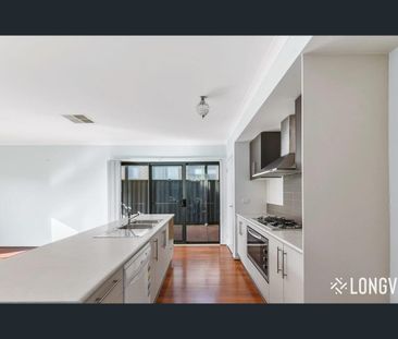 32 Hackney Circuit, Clyde North, Vic 3978 - Photo 2