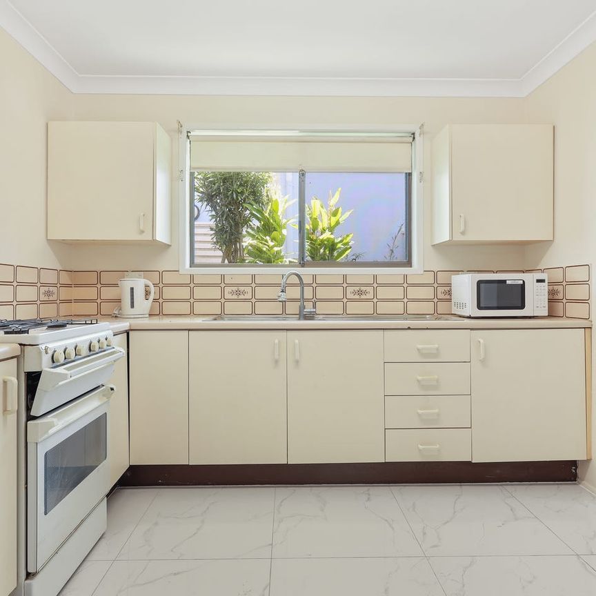 Furnished Room in Share House - Photo 1