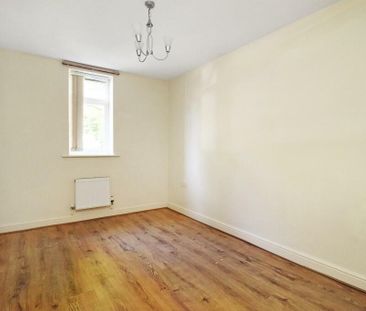 2 Bed Flat, Grove Lane, WA15 - Photo 5