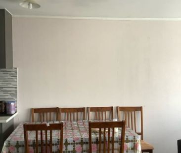 Cosy 2 bedrrom unit in Papatoetoe - Photo 3