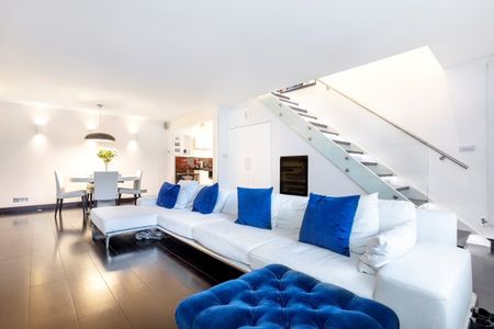 3 bedroom mews to rent - Photo 4