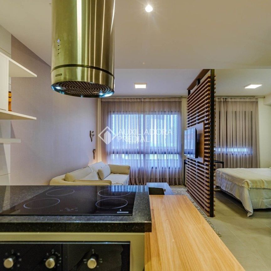 Apartamento com 1 quarto e 44m² para alugar em Azenha, Porto Alegre. - Photo 1
