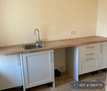 4 bedroom detached house to rent - Photo 6