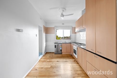 Three Bedroom House plus Study and Large Backyard - Photo 4