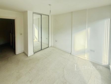 2 bedroom apartment to rent Sapphire Court, Ocean Village - Photo 5