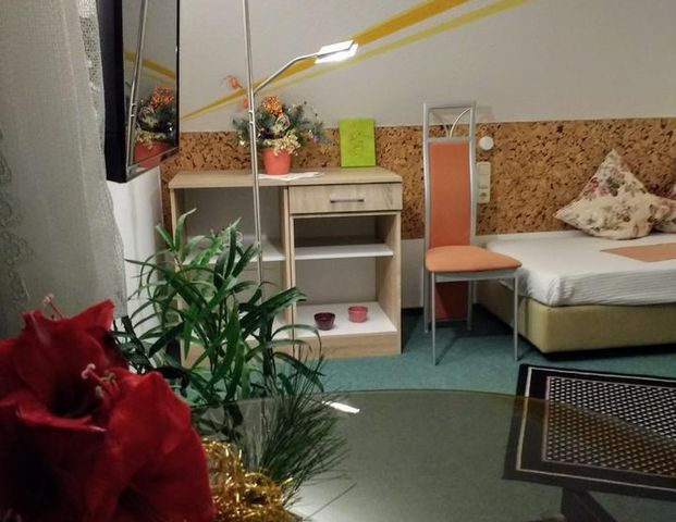 möblierte Einraumw. Balkon, neue Küche, warm incl. NK339€, WLAN - Foto 1