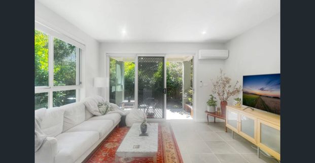Wahroonga Townhouse available for rent!! - Photo 1