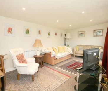 3 bedroom detached house to rent - Photo 2
