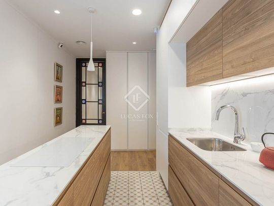 Barcelona, Catalonia 08012 - Photo 1