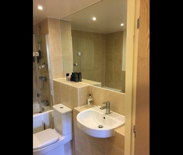 1 Bed Flat, Fulneck Pl, E1 - Photo 2