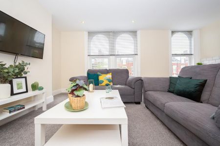 4 bedroom apartment to rent - Photo 2