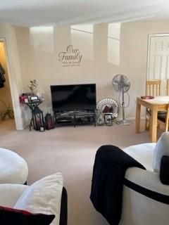 2 bedroom coach house to rent - Photo 1