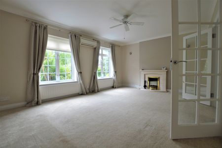 Portarlington Close, Bournemouth, Dorset, BH4 - Photo 2