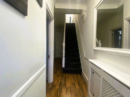 4 Bed Semi-Detached House, Gassiot Road, SW17 - Photo 2