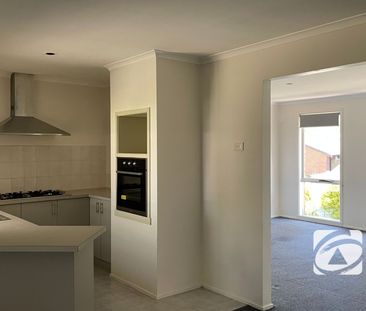 FAMILY LIVING IN LANGWARRIN PARK ESTATE - Photo 1
