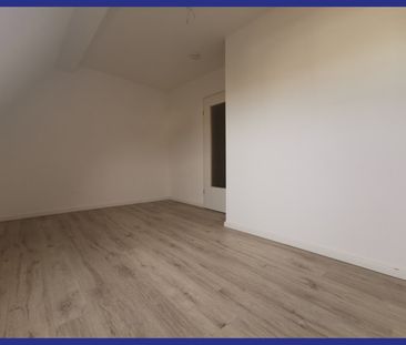 Schöne 3-Raum-Wohnung im Dachgeschoss (985) - Photo 3