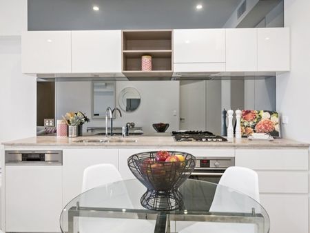 Immaculate Resort Style Apartment - Photo 3