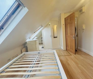 Room in a Shared House, Selborne Gardens, NW4 - Photo 3