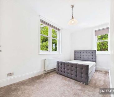 Warrenside, The Warren, Caversham, Reading, Berkshire, RG4 - Photo 3