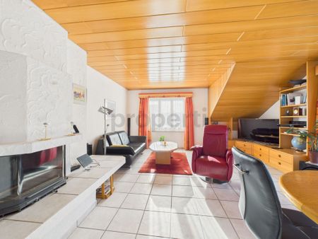 Charming 4-room penthouse apartment in Fahrwangen - Foto 2