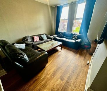 10 bedroom detached house to rent - Photo 6