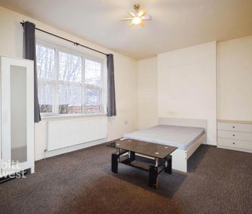 1 bedroom in a house share to rent - Photo 6