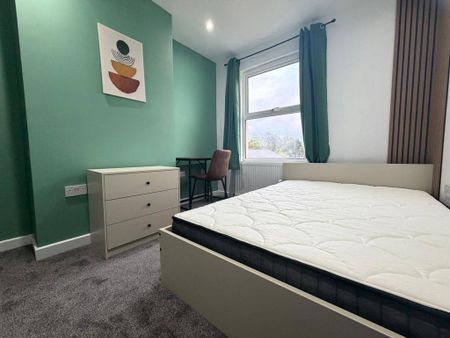 1 bedroom in a house share to rent - Photo 5