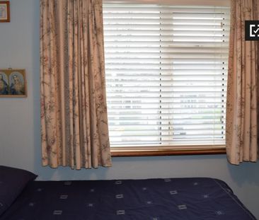 Room for rent in 3-bedroom apartment in Clonsilla, Dublin - Photo 4