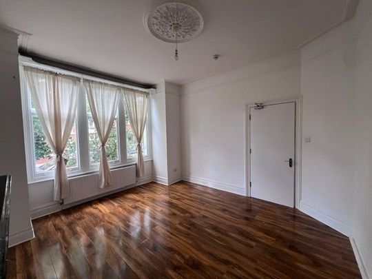 Room in a Shared House, Fawnbrake Avenue, SE24 - Photo 1
