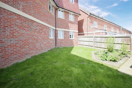 2 bedroom flat to rent - Photo 4