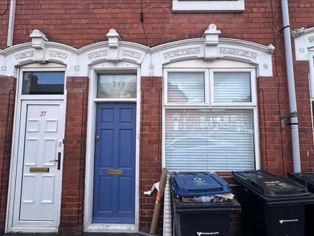 3 bedroom terraced house to rent - Photo 4