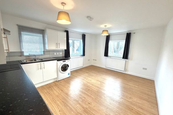 High Street - Photo 1