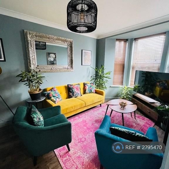 1 bedroom in a house share to rent - Photo 1