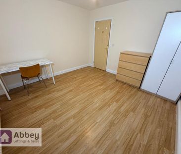 1 bedroom ground floor flat to rent - Photo 3